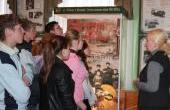 У витрины, посвященной  65-летию  Победы в  Великой  Отечественной  войне 1941-45гг.
