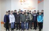 Общее фото в вестибюле филиала.