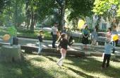 Самые маленькие  экскурсанты  получили оранжевые шары.