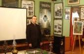 Алексей Никулин исполнил для гостей и ветеранов песню "Алешка".