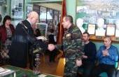 Директор филиала Суслов А.А. нагаждает ветерана боевых действий в Афганистане Акжигитова Ф.З.